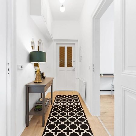 Apartments Direkt Am Staatstheater,Modern,Zentral,Ruhig,2 Zimmer,Netflix,Privatparkplatz Auf Dem Hof 콧부스 외부 사진